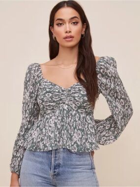 ASTR The Label Crinkle Sweetheart Top